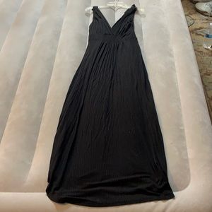 Black shirt sleeve long dress